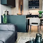 Exclusive & Garden Bliss & Near Center & Free Parking Apartman Nagyszombat