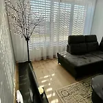 Exclusive & Garden Bliss & Near Center & Free Parking Nagyszombat
