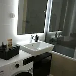 Exclusive & Garden Bliss & Near Center & Free Parking Apartman Nagyszombat