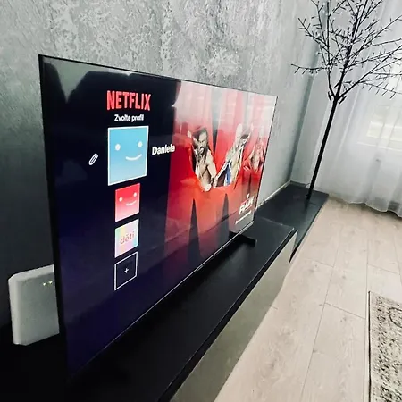 Rozlahly Apartman So Zahradkou, Zdarma Parkovne, Blizko Centra Trnava