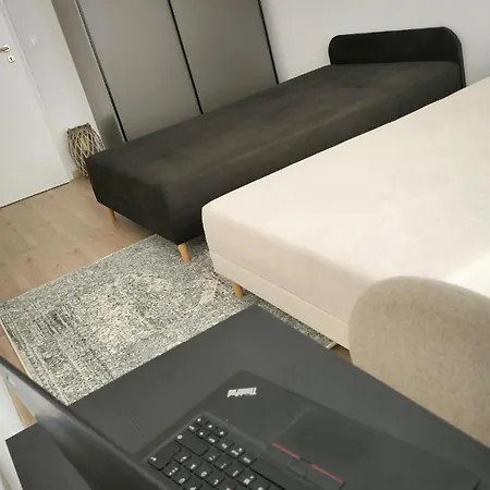 Apartment Rozlahly Apartman So Zahradkou, Zdarma Parkovne, Blizko Centra Trnava