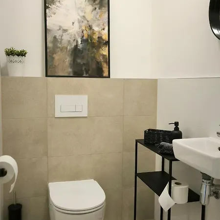 Apartment Rozlahly Apartman So Zahradkou, Zdarma Parkovne, Blizko Centra
